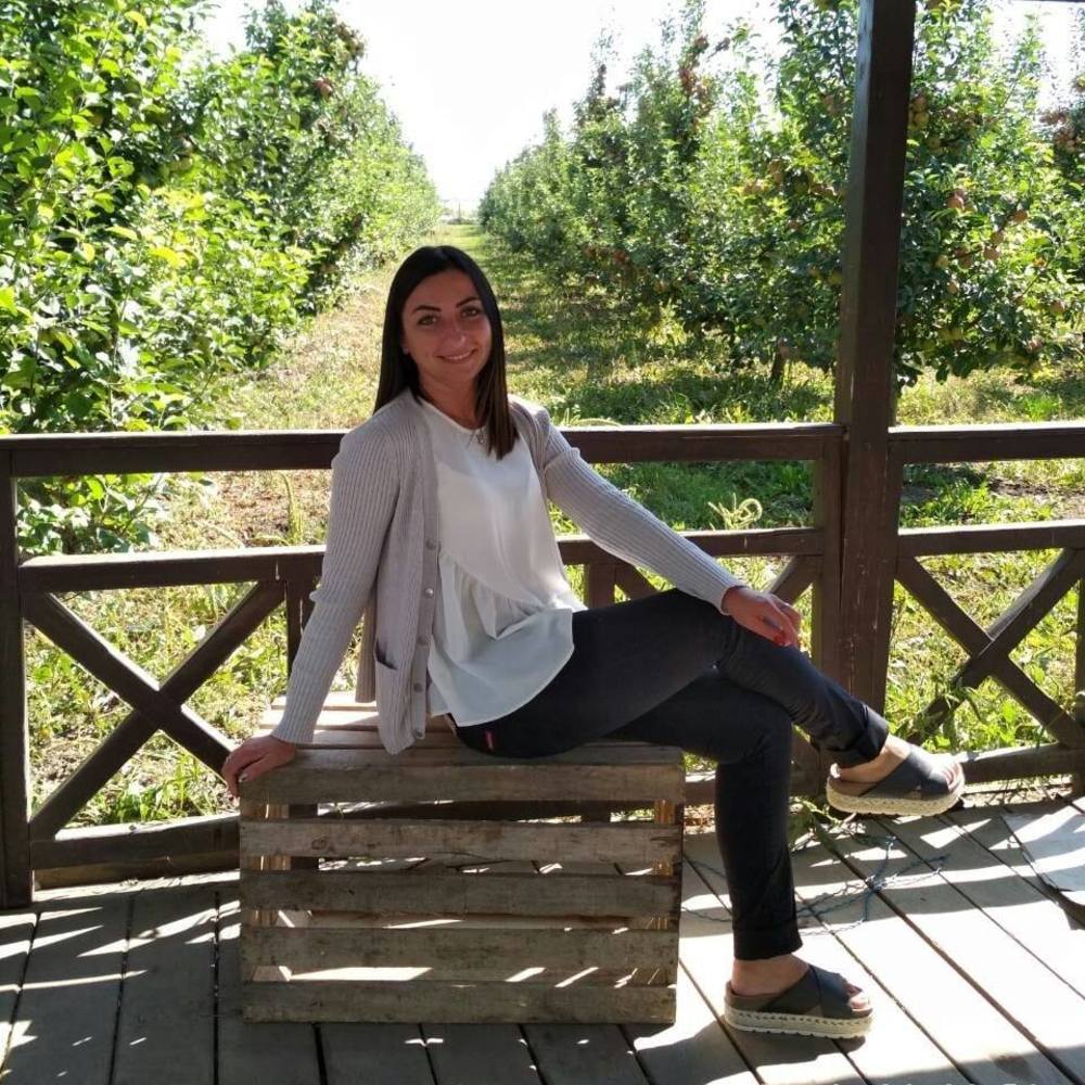 Meet your Posher, Halia